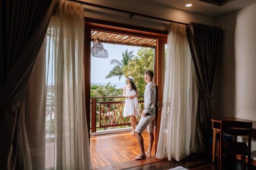 rocks beach boutique phu quoc