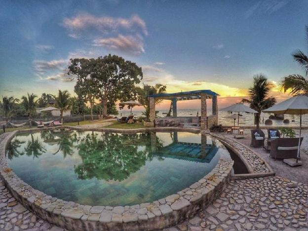 rocks beach boutique phu quoc