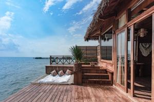 rocks beach boutique phu quoc
