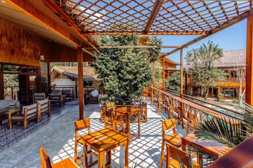 rocks beach boutique phu quoc