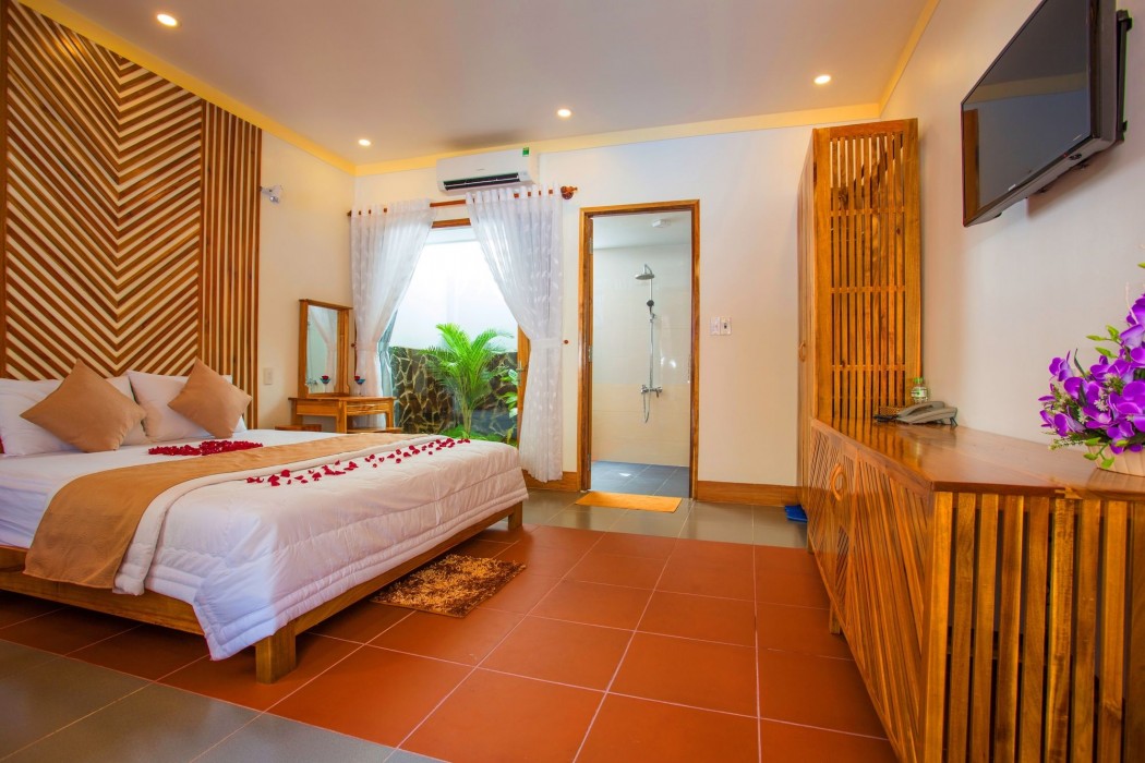 little garden bungalow