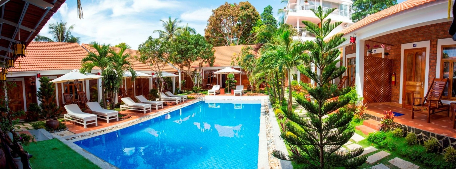 little garden bungalow