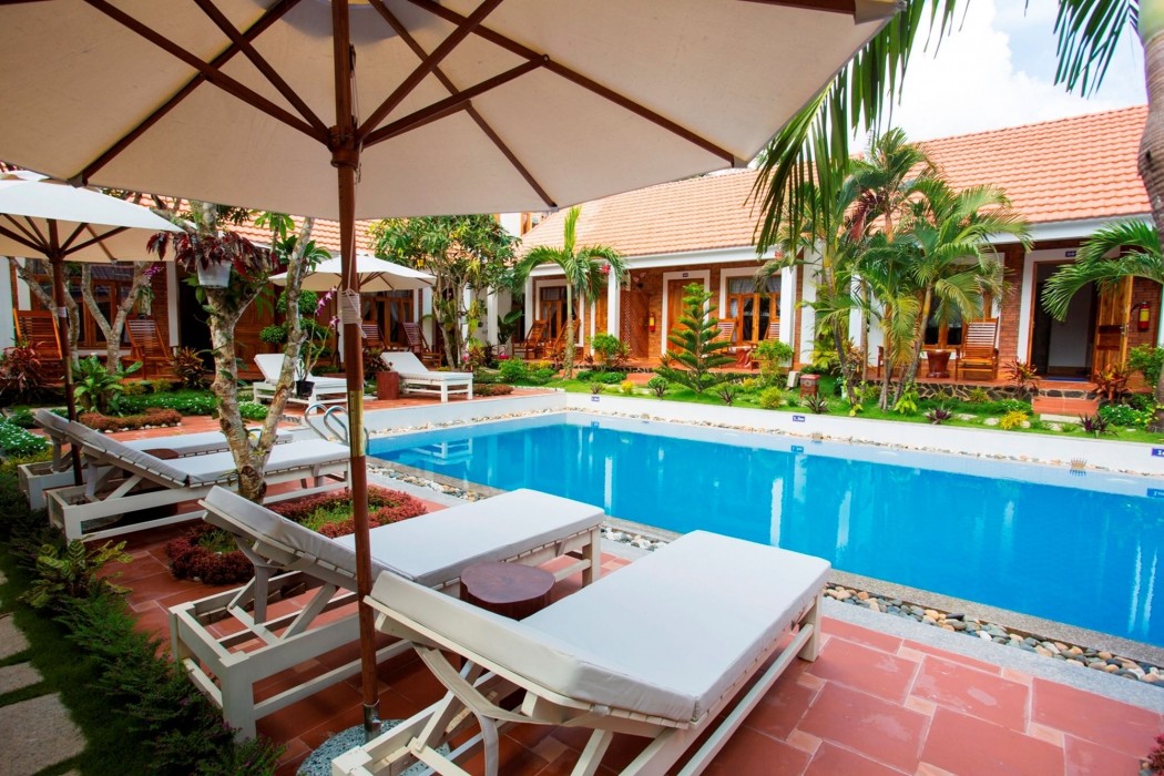 little garden bungalow