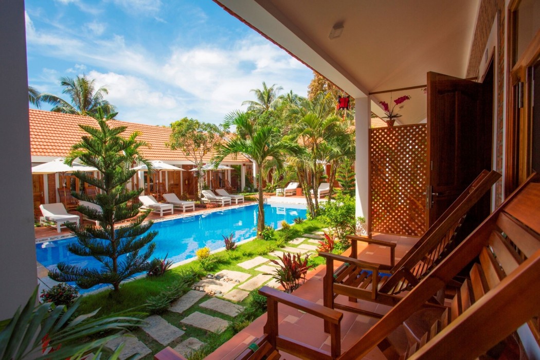 little garden bungalow