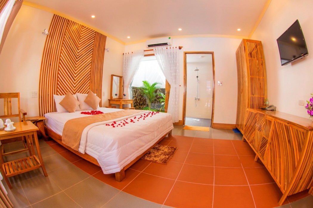 little garden bungalow