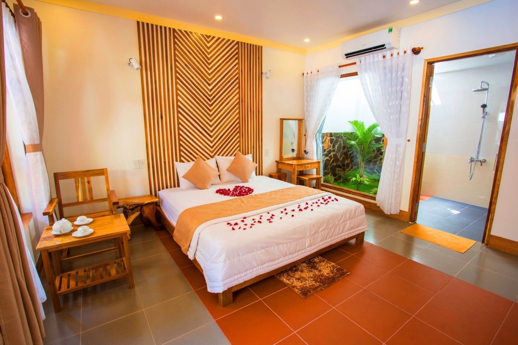 little garden bungalow