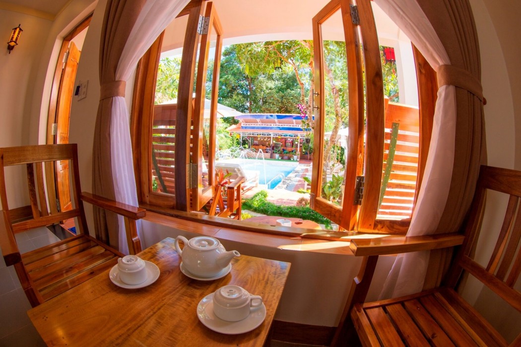 little garden bungalow