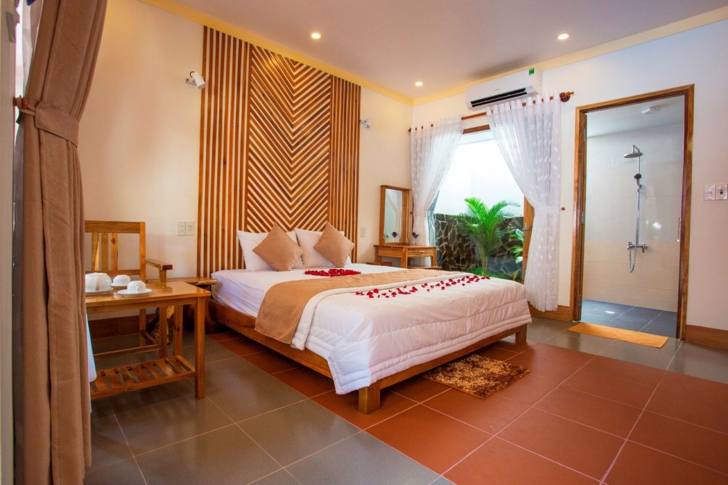 little garden bungalow