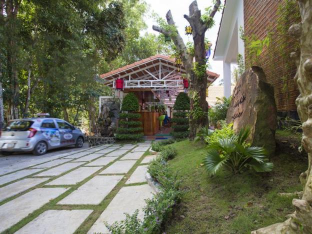 little garden bungalow