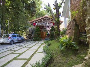 little garden bungalow