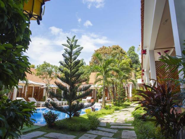 little garden bungalow