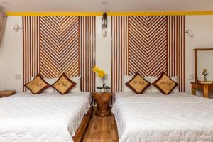 little garden bungalow