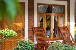 little garden bungalow