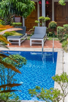 little garden bungalow