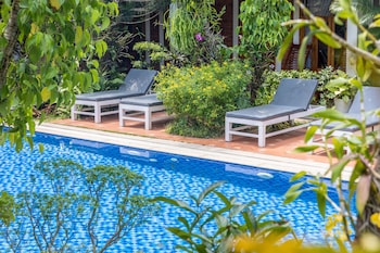 little garden bungalow