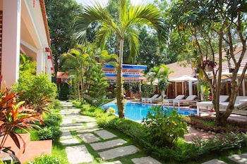 little garden bungalow