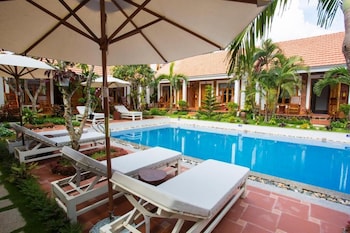 little garden bungalow