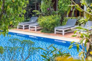 little garden bungalow