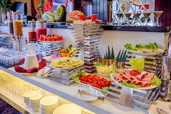 sofia suite hotel danang