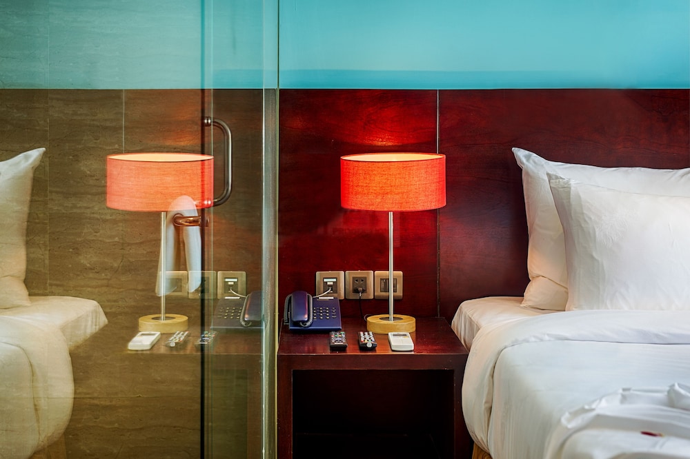 sofia suite hotel danang