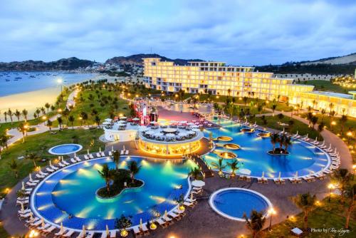 flc luxury hotel quy nhon