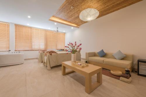 flc luxury hotel quy nhon