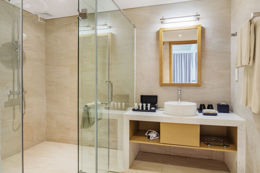 flc luxury hotel quy nhon