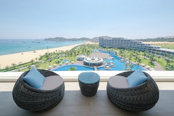 flc luxury hotel quy nhon