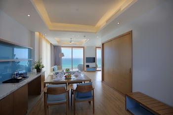 flc luxury hotel quy nhon
