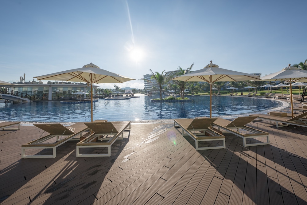 flc luxury hotel quy nhon