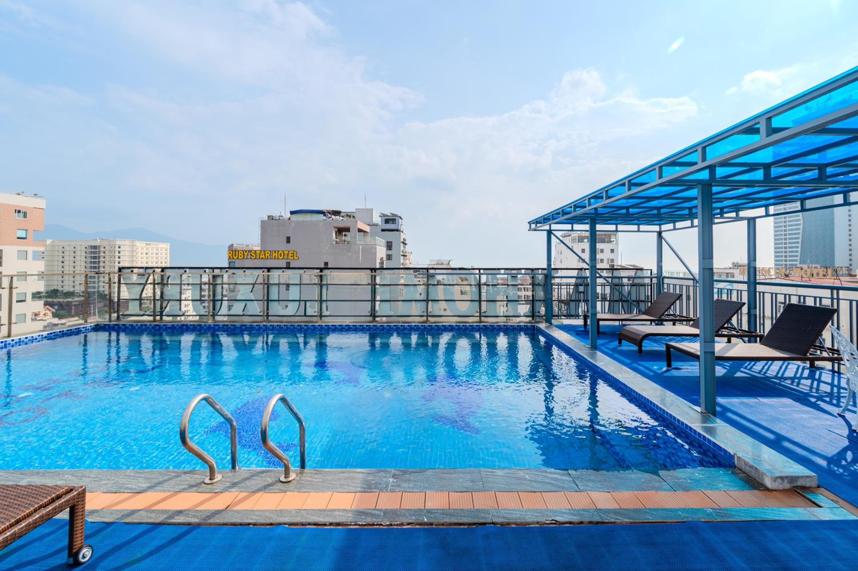 maxhome luxury hotel