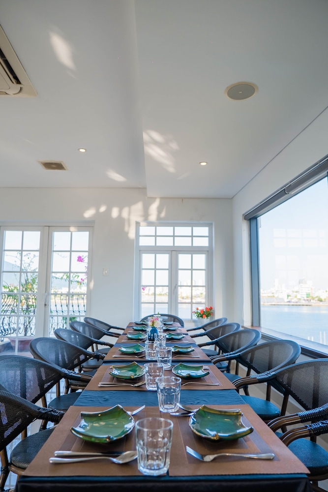 di lusso boutique hotel riverside danang