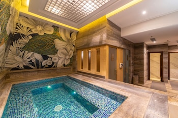 the lapis hotel