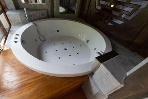 villa louise hue beach hotel