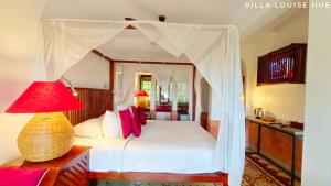 villa louise hue beach hotel