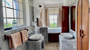 villa louise hue beach hotel