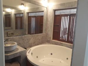 villa louise hue beach hotel