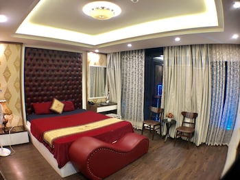 the royal hotel