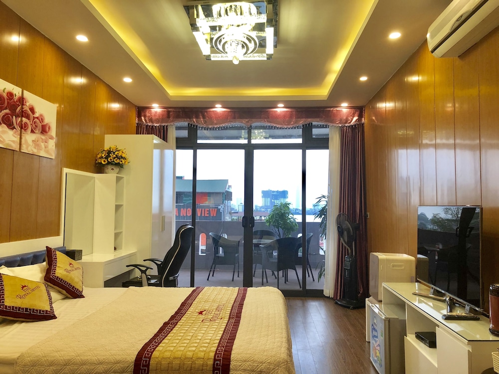 the royal hotel