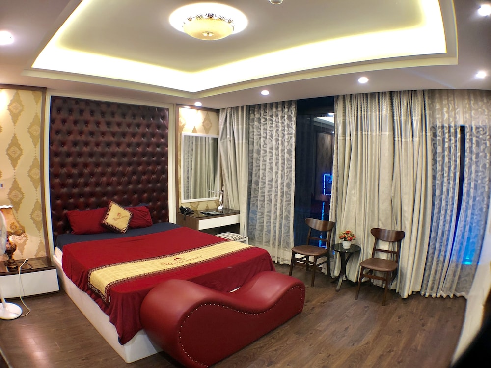 the royal hotel