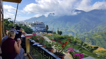 sapa odyssey hostel adults only