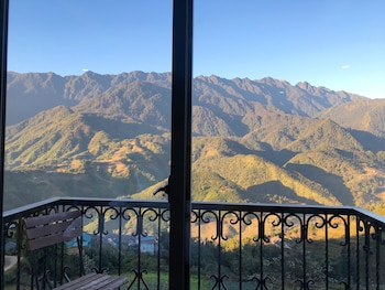 sapa odyssey hostel adults only
