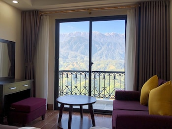 sapa odyssey hostel adults only