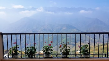sapa odyssey hostel adults only