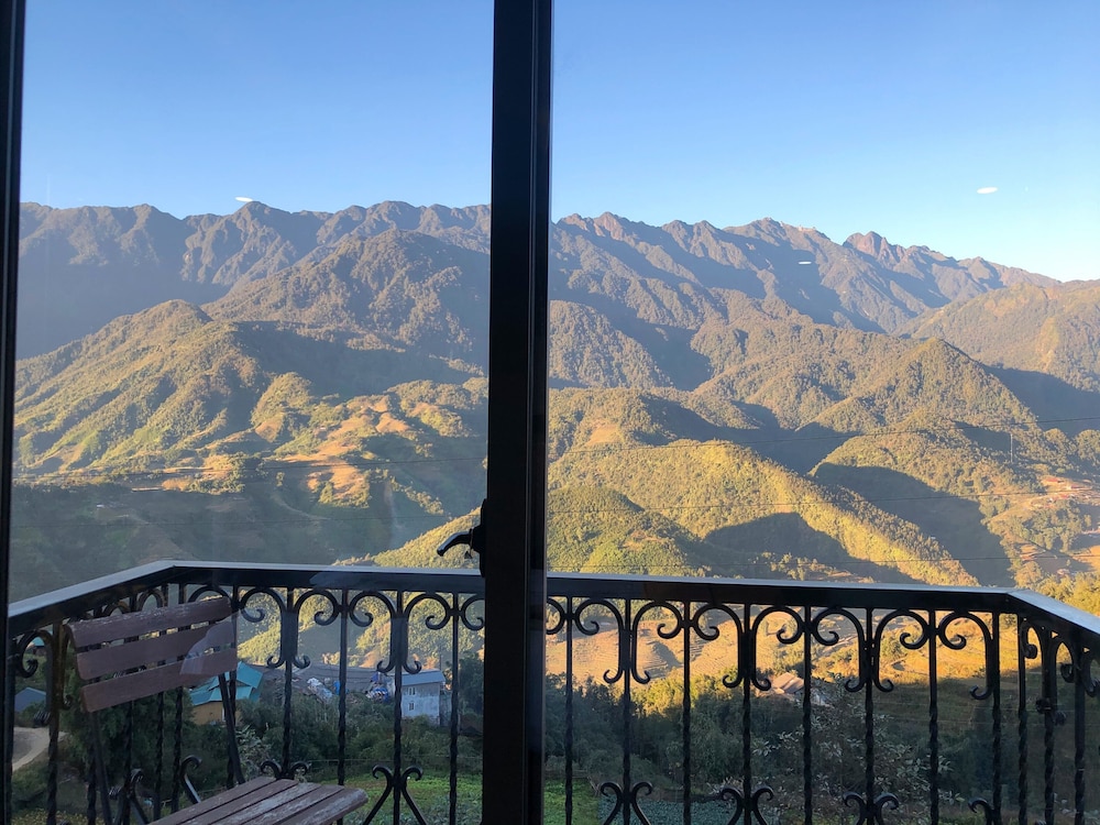 sapa odyssey hostel adults only