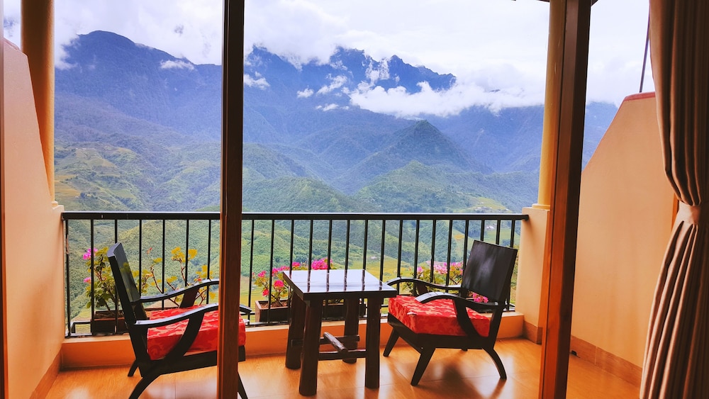 sapa odyssey hostel adults only