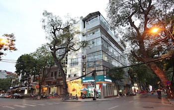 my moon hotel