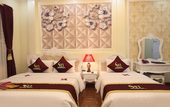 my moon hotel