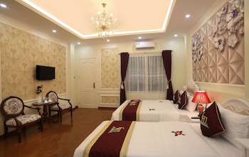 my moon hotel