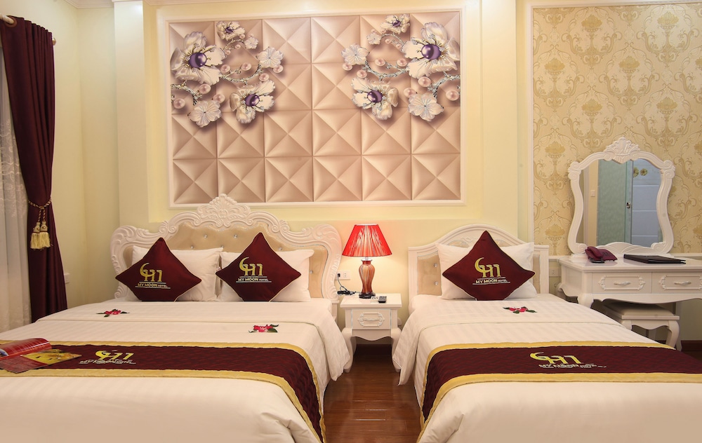 my moon hotel